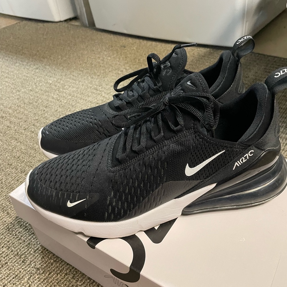 Nike 270